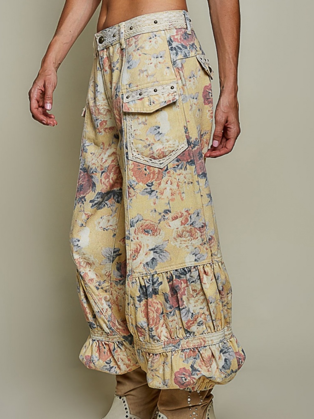 ❤️ POL “JASMINE ” POL Floral Denim Jogger Pants 62 - Picture 3 of 4